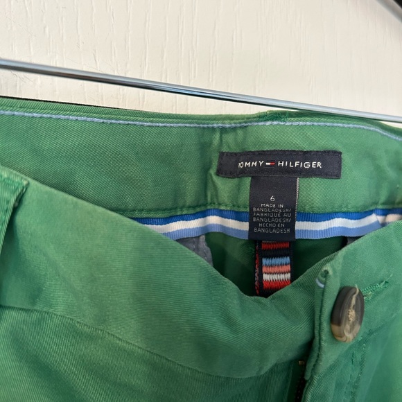 Tommy Hilfiger green slim ankle pant. Size 6. - Picture 2 of 3